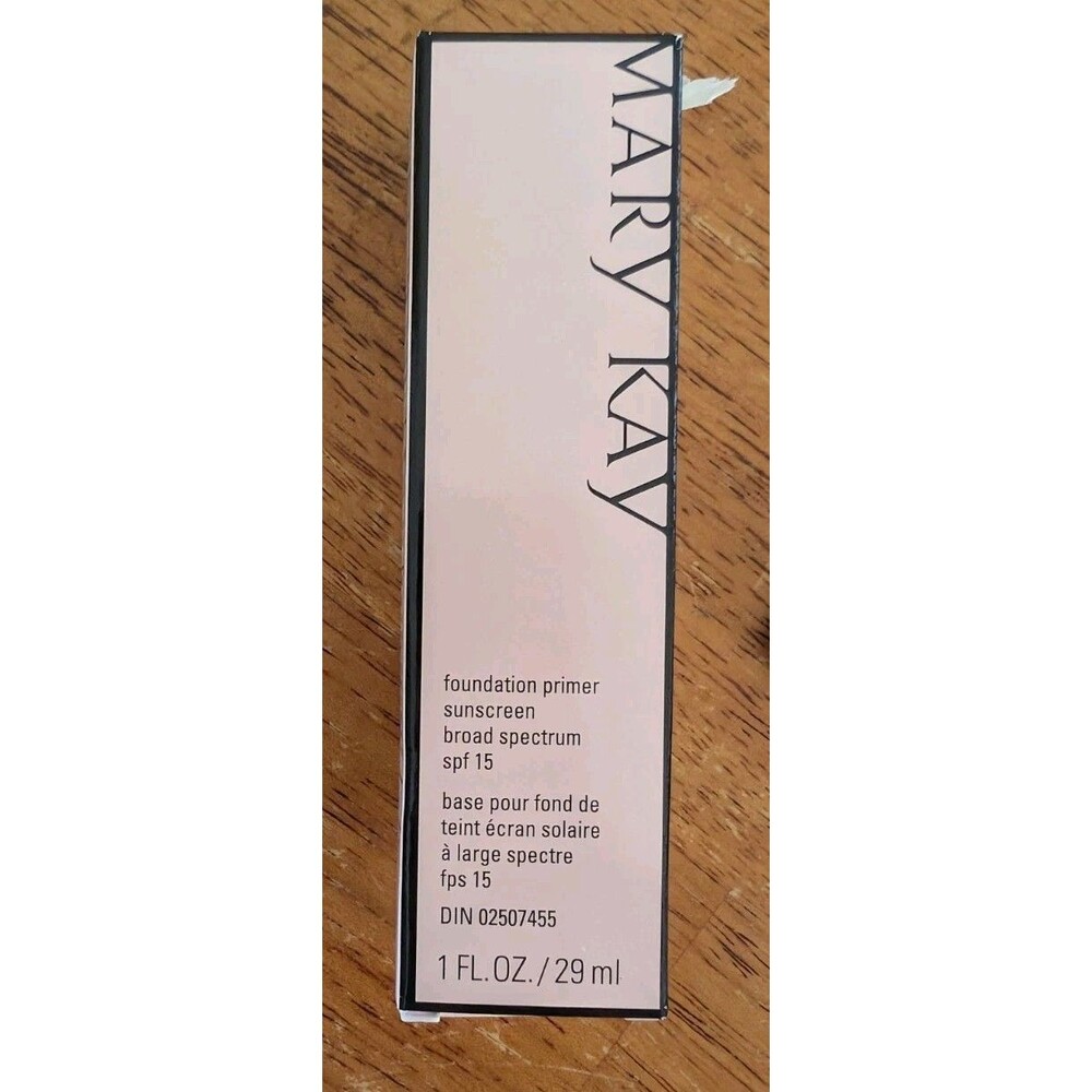 Mary Kay Foundation Primer Sunscreen SPF 15 – Broad Spectrum 054105 Exp 02/27